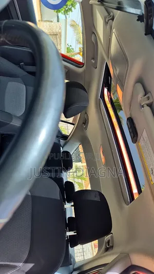 Hyundai Elantra Limited Sedan FWD (2.0L 4cyl 6A) 2017 Orange