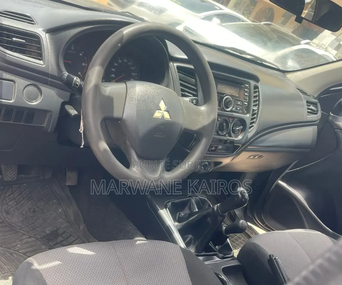 Mitsubishi L200 2022 Noir
