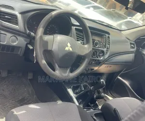 Mitsubishi L200 2022 Noir