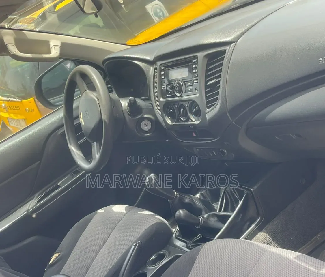 Mitsubishi L200 2022 Noir