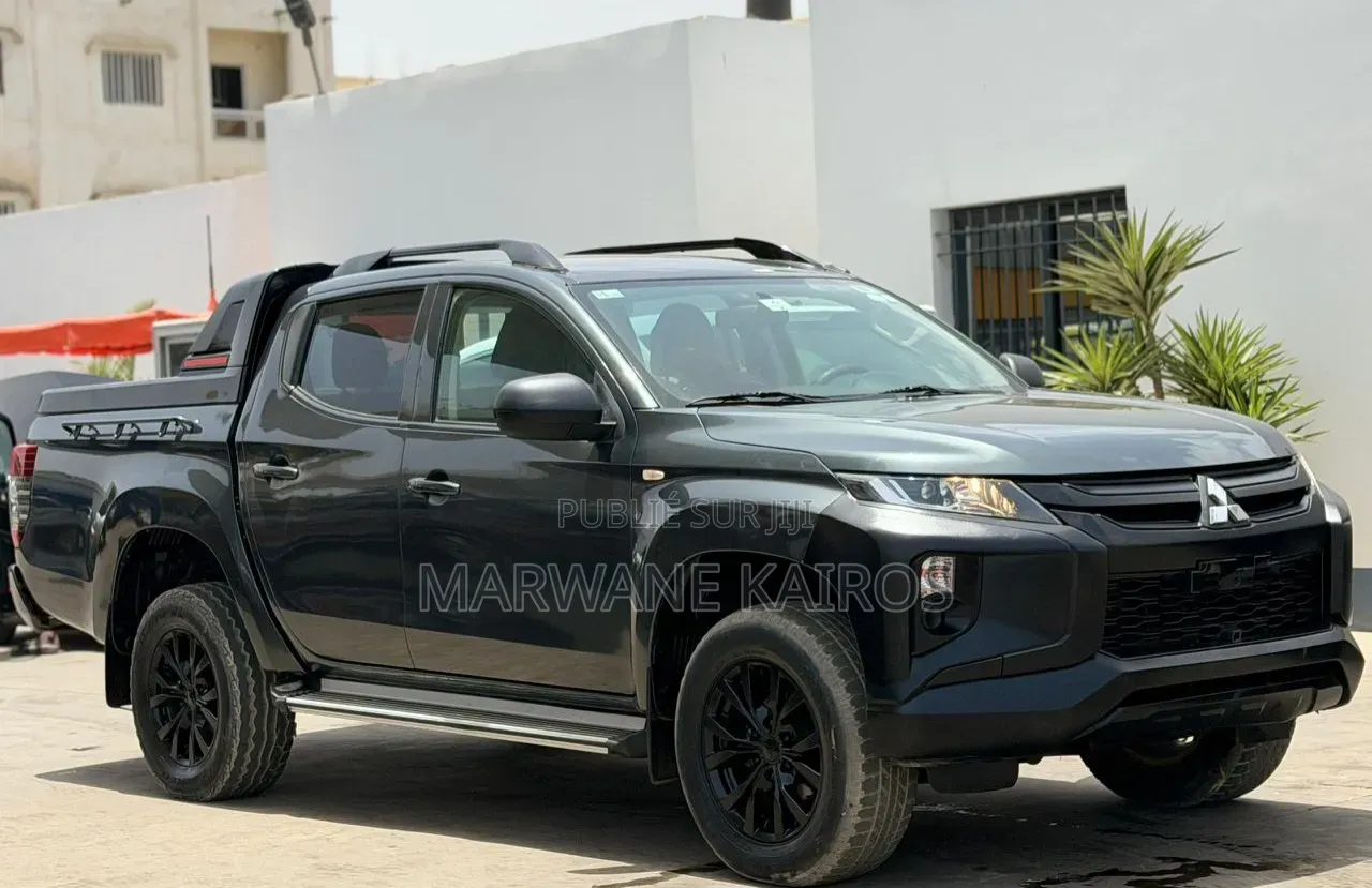 Mitsubishi L200 2022 Noir