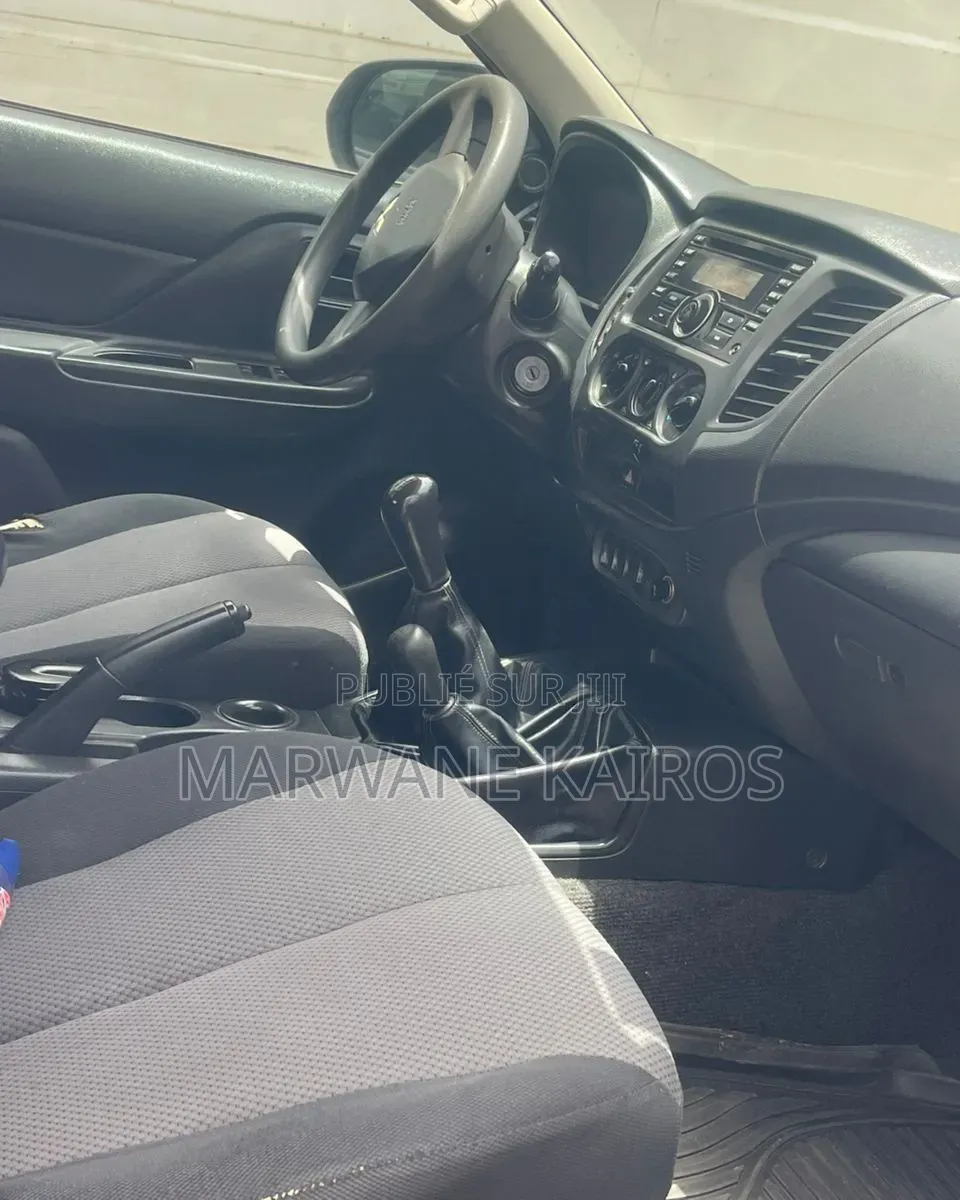 Mitsubishi L200 2022 Noir