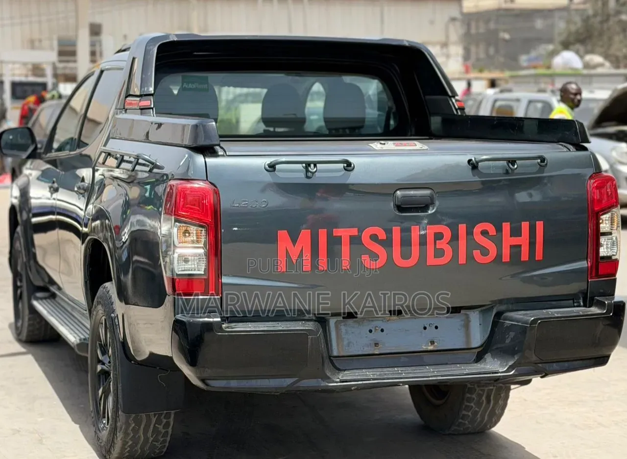 Mitsubishi L200 2022 Noir