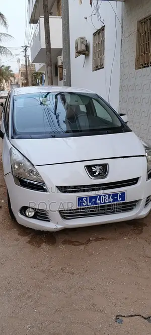 Peugeot 5008 1.6 THP MT Allure 2011 Blanc