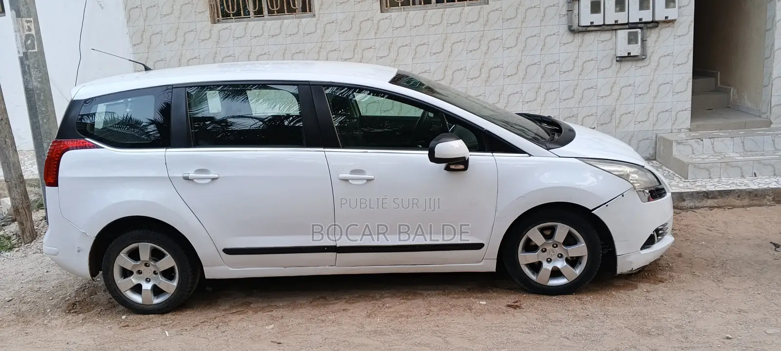 Peugeot 5008 1.6 THP MT Allure 2011 Blanc