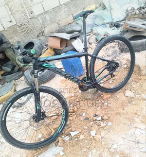Vélo VTT À Vendre