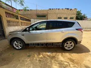 Ford Escape Titanium 4x4 2017 Gris