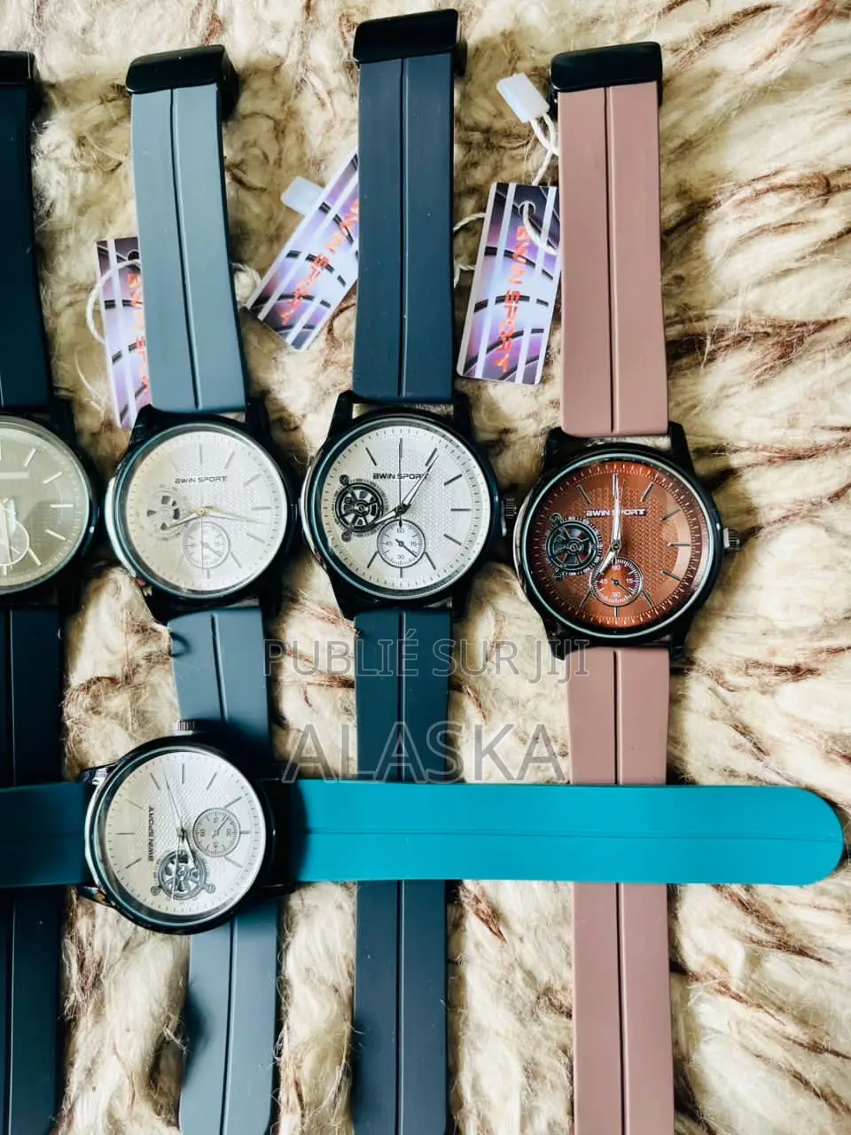 Montre Élégante Unisexe À Bracelet Silicone – En Couleurs