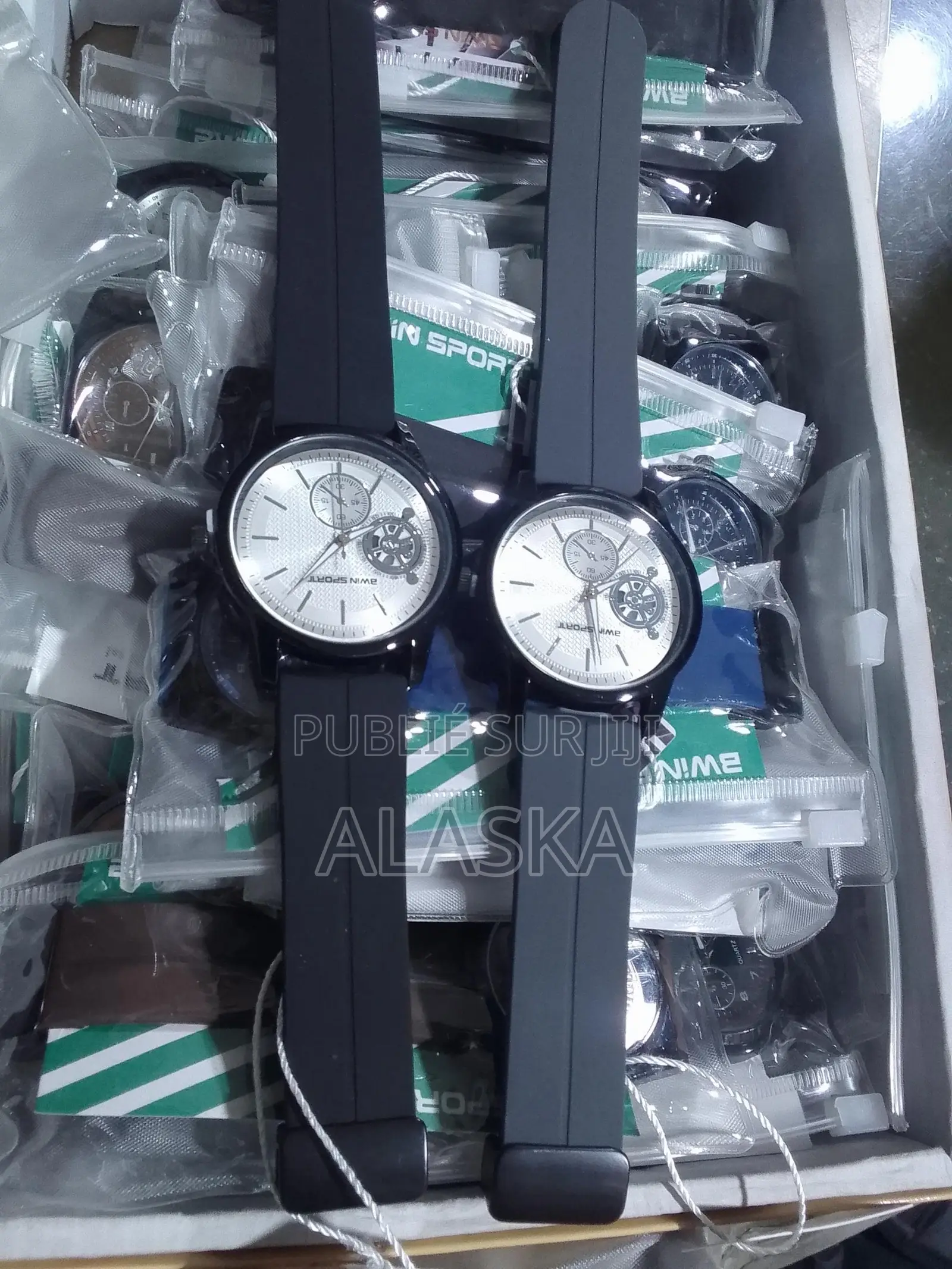 Montre Élégante Unisexe À Bracelet Silicone – En Couleurs