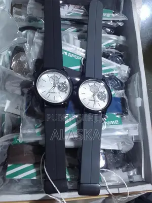 Montre Élégante Unisexe À Bracelet Silicone – En Couleurs