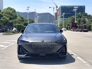 Changan UNI-V 1.5 Petrol FWD 2022 Gris