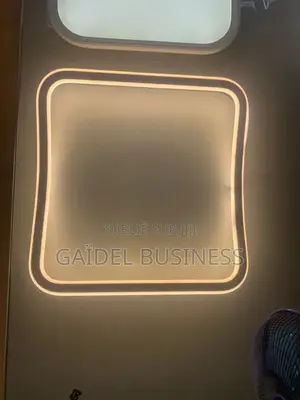 Lustre Led Contemporain – Silhouette Ondulée Et Cœur en Cristal**