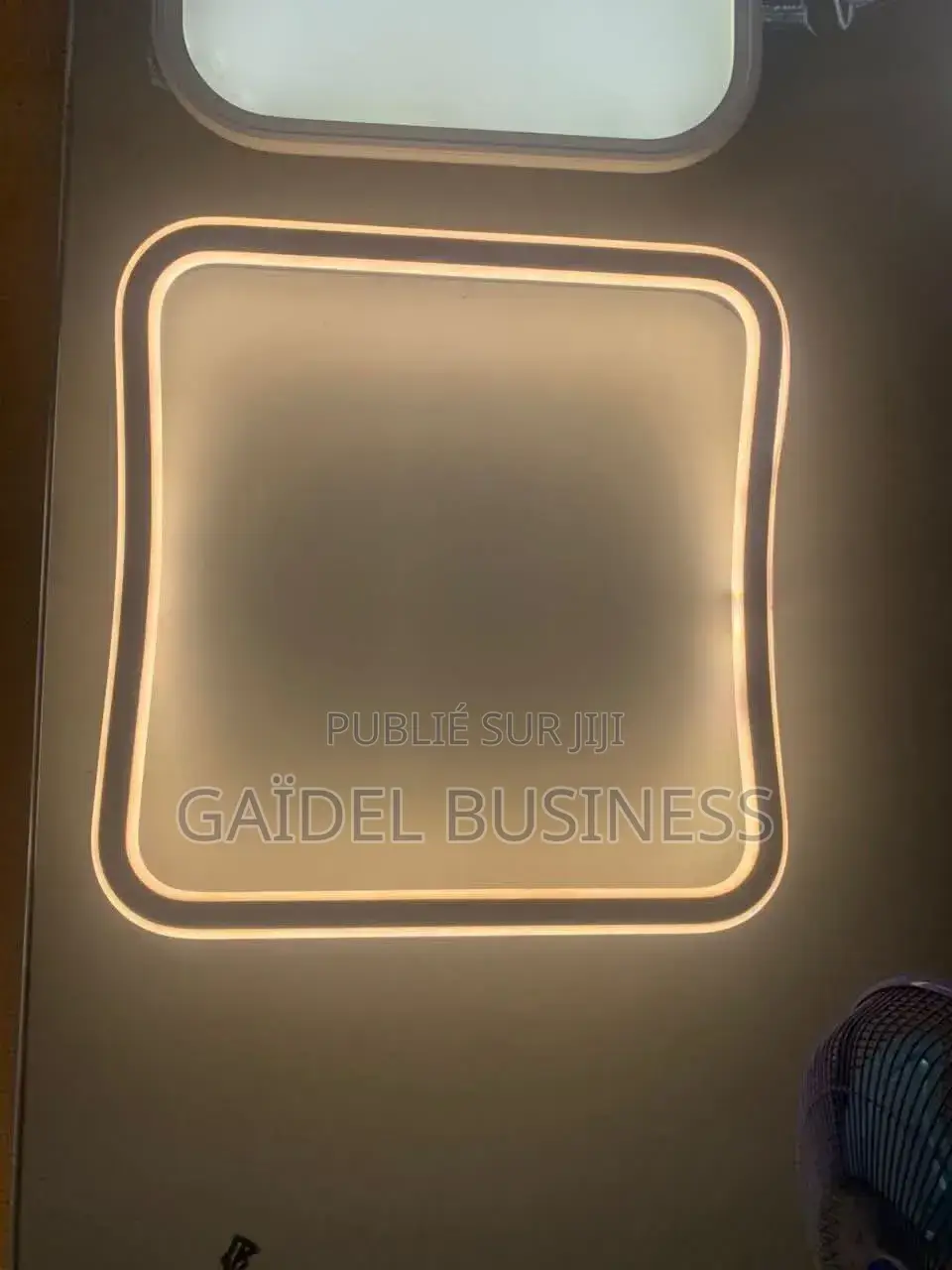 Lustre Led Contemporain – Silhouette Ondulée Et Cœur en Cristal**