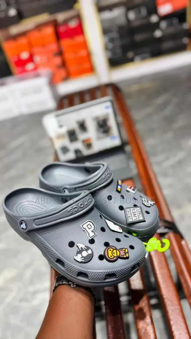 Crocs Basic Gris Disponible