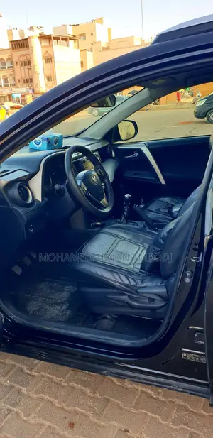 Toyota RAV4 LE 4dr SUV (2.5L 4cyl 6A) 2015 Noir