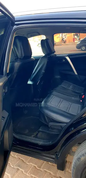 Toyota RAV4 LE 4dr SUV (2.5L 4cyl 6A) 2015 Noir
