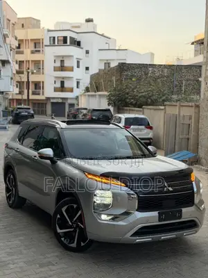 Mitsubishi Outlander 2024 Gris
