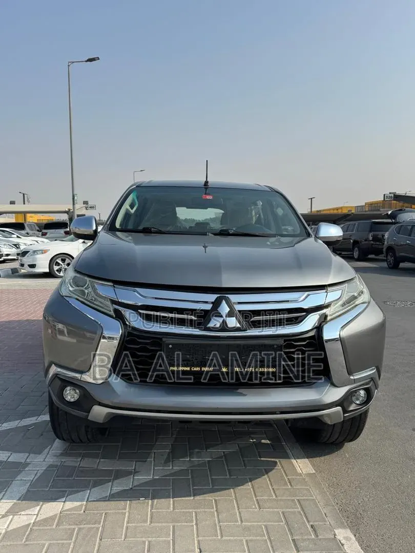 Mitsubishi Montero 2017 Gris