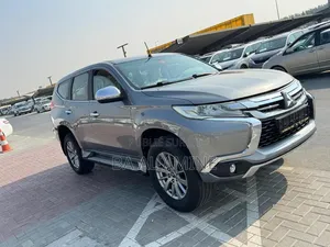 Mitsubishi Montero 2017 Gris