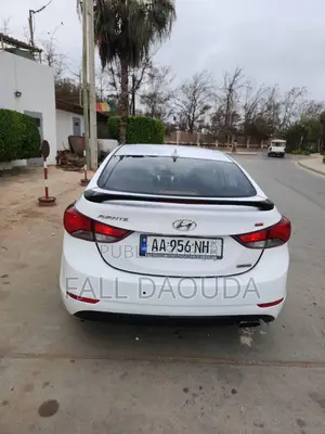 Hyundai Avante 2015 Blanc