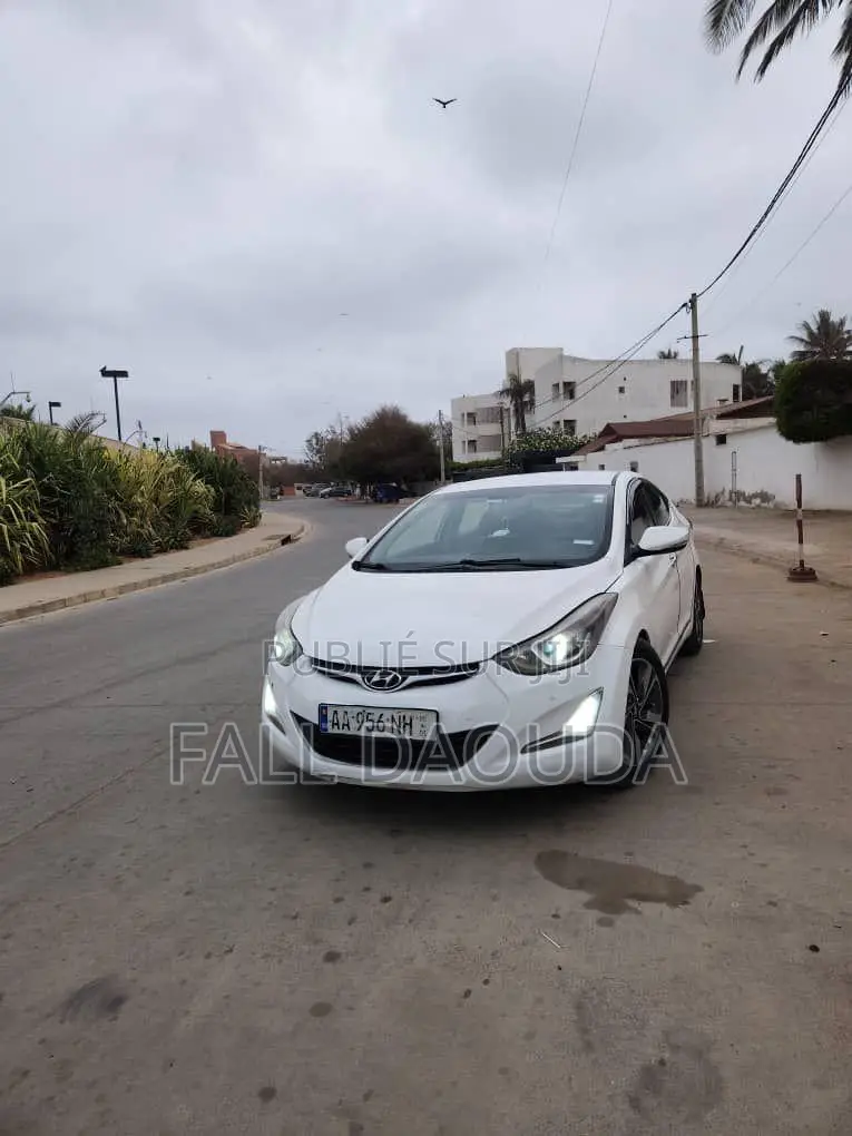 Hyundai Avante 2015 Blanc