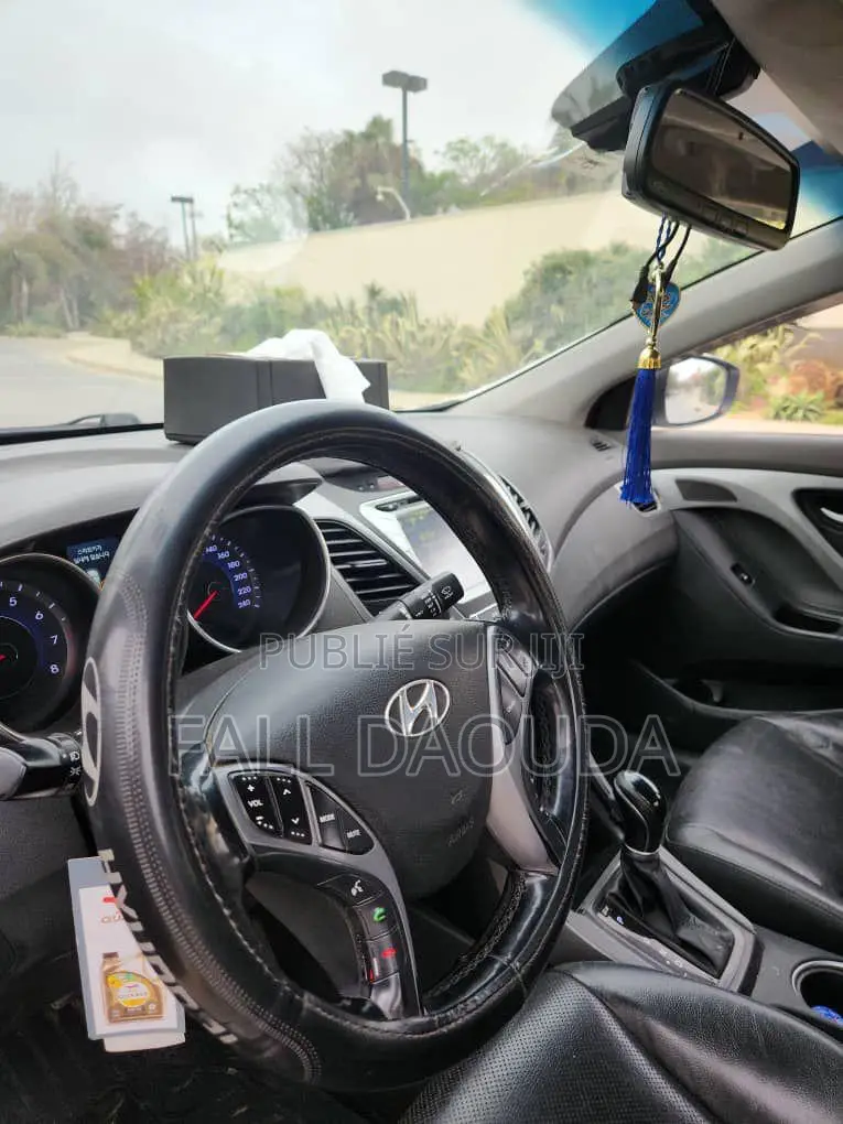 Hyundai Avante 2015 Blanc