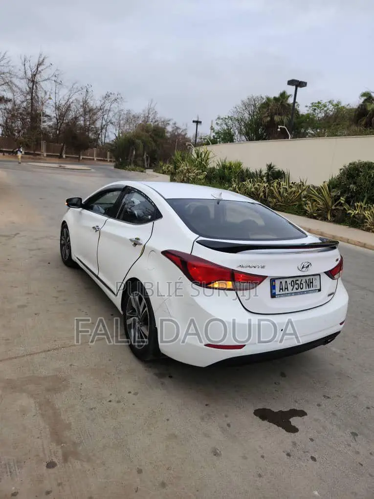 Hyundai Avante 2015 Blanc