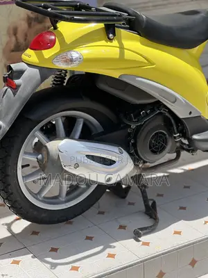 Piaggio Trotinette 2016 Jaune