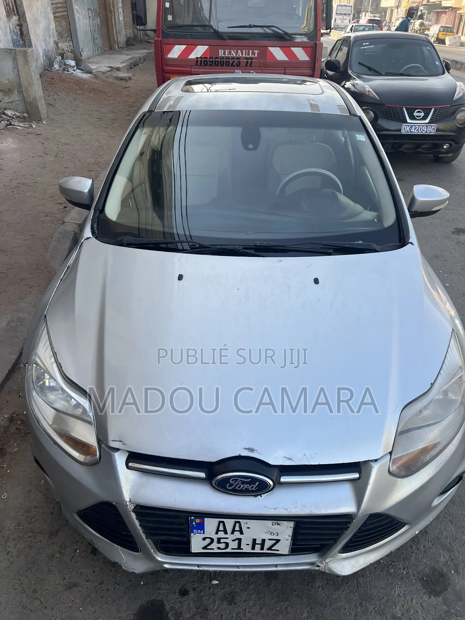 Ford Focus SE 4dr Hatchback (2.0L 4cyl 5M) 2014 Gris