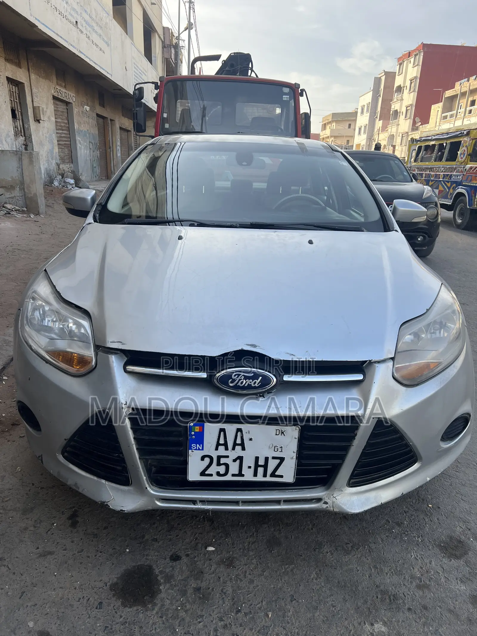 Ford Focus SE 4dr Hatchback (2.0L 4cyl 5M) 2014 Gris