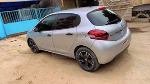 Peugeot 208 2016 Gris