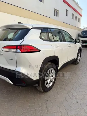 Nouveau Toyota RAV4 XLE AWD 2024 Blanc