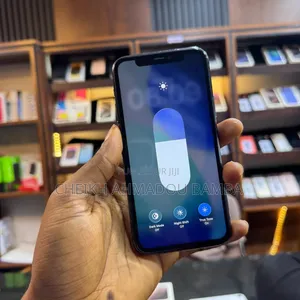 Nouveau Apple iPhone 11 Pro 64 GB Vert