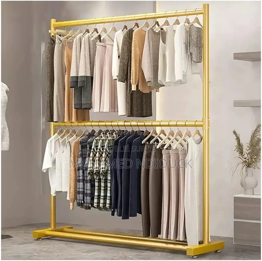 Porte-Manteau Sur Pied Raffiné en Métal Doré