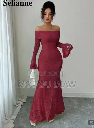 Une Robe Très Chic Disponible
