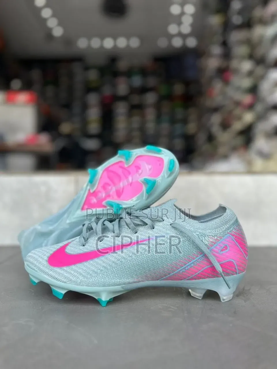Crampons Original Chez Velodrome Boutique