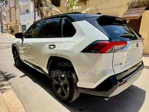 Toyota RAV4 2021 Blanc