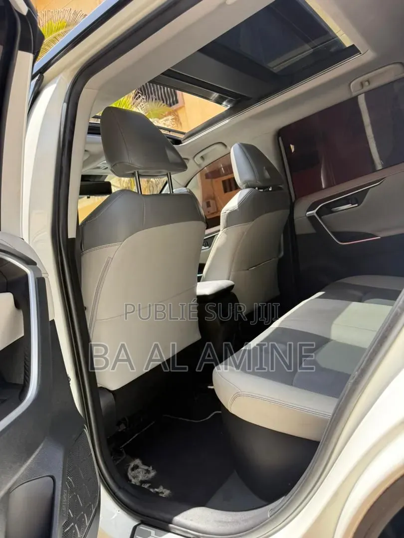 Toyota RAV4 2021 Blanc