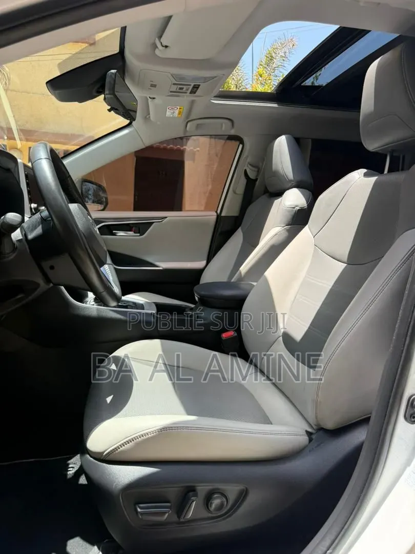 Toyota RAV4 2021 Blanc