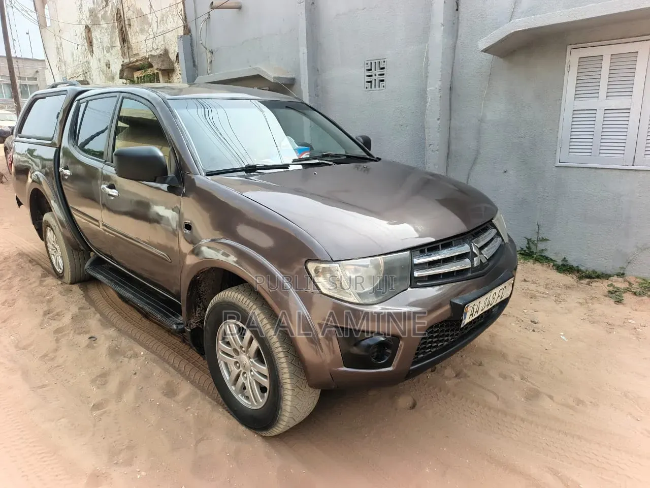 Mitsubishi L200 2010 Gris