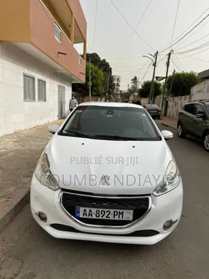 Peugeot 208 2013 Blanc cassé