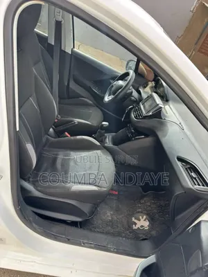 Peugeot 208 2013 Blanc cassé