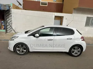Peugeot 208 2013 Blanc cassé