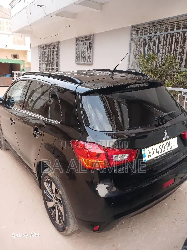 Mitsubishi RVR 2016 Noir