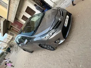 Toyota Verso 2016 Gris