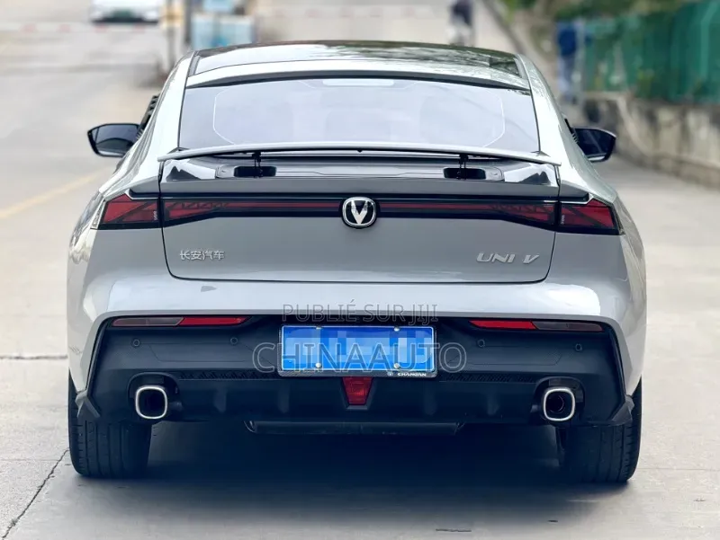 Changan UNI-V 2022 Gris