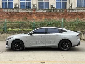 Changan UNI-V 2022 Gris