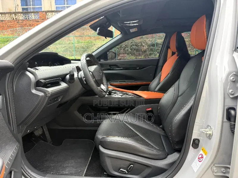Changan UNI-V 2022 Gris