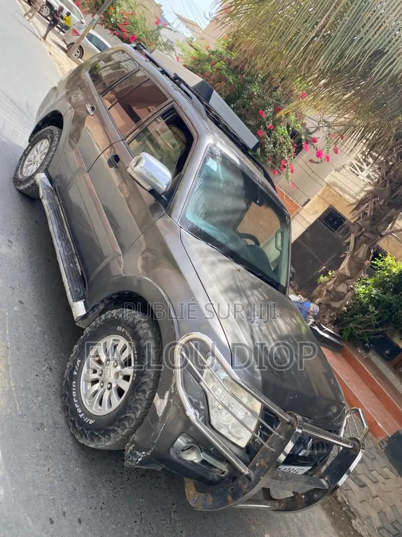 Mitsubishi RVR 2.0 2012 Gris