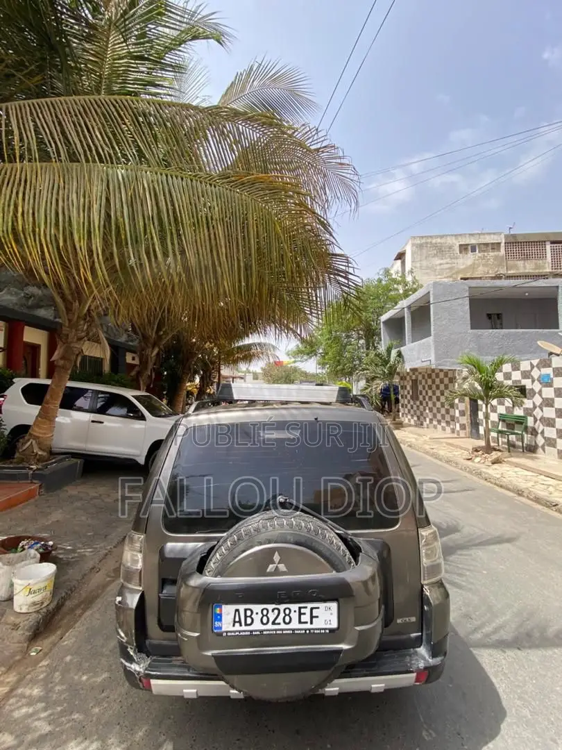 Mitsubishi RVR 2.0 2012 Gris